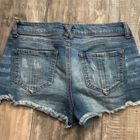 HARPER MID RISE SIDE EMBROIDERED JEAN SHORTS size 27 - Picture 8 of 8